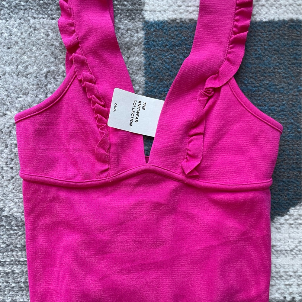 Zara size S hot pink cropped knit top